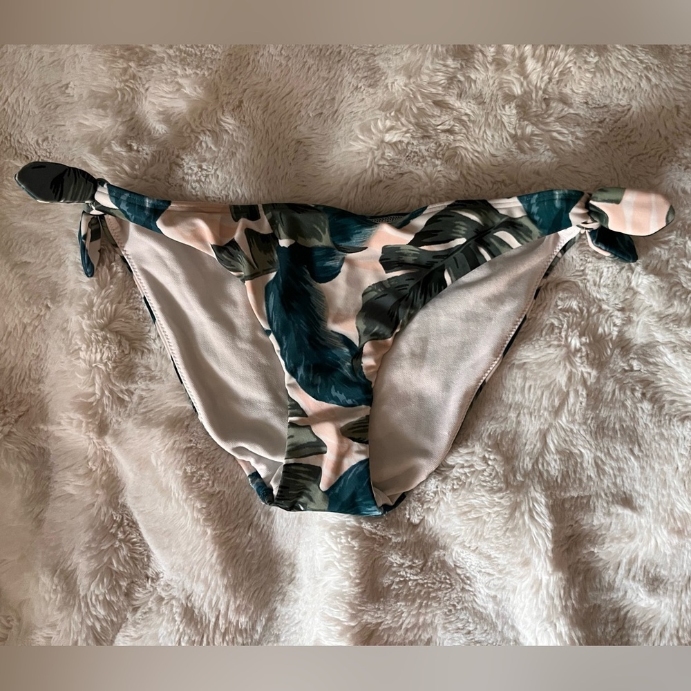 Hollister S bathing suit bottom